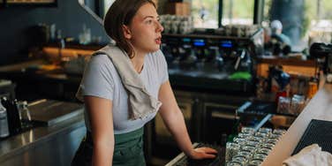 Bartender Who Depends On Tips For A Living Says She's Done Tipping For Everything