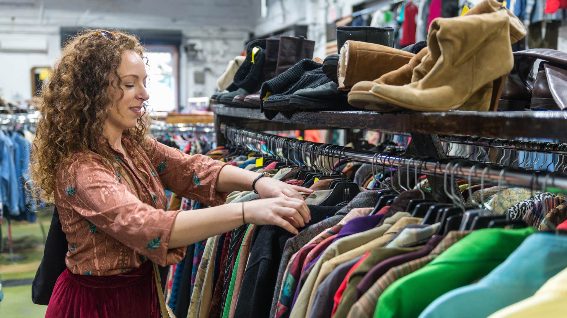 woman who thinks thrifting is worth it