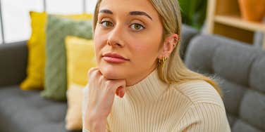 Unwritten Social Rules That Wealthy People Use To Get Treated Better