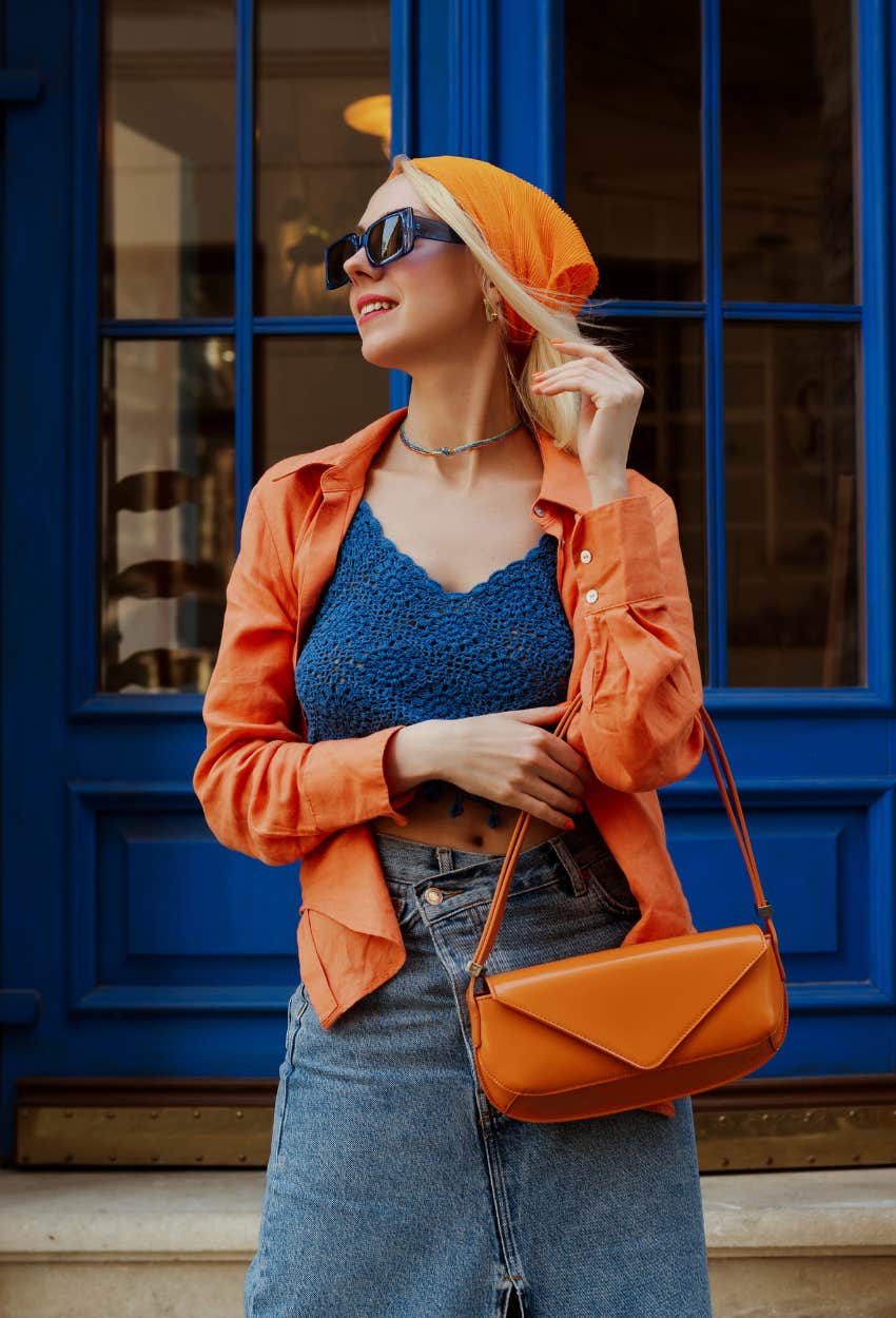 carry purse hanging elbow personality